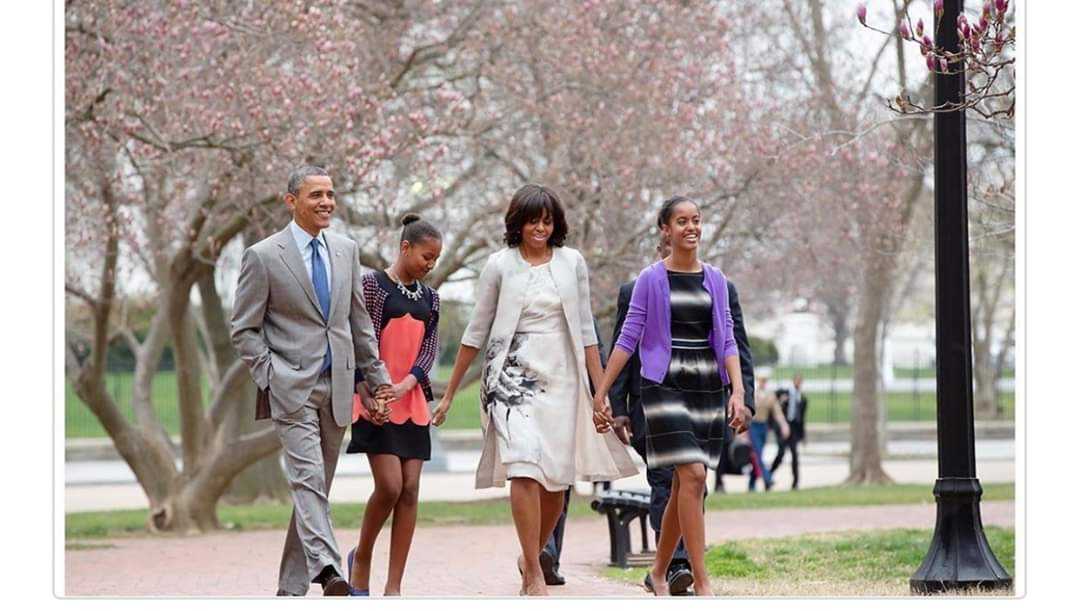 HVMLHTX1's tweet photo. @Jennife37482805 @sinnamoanroll @scorpiosoul9 @FLOTUS More glass Fo ya beoch azz. https://t.co/0qJFP8XxOE