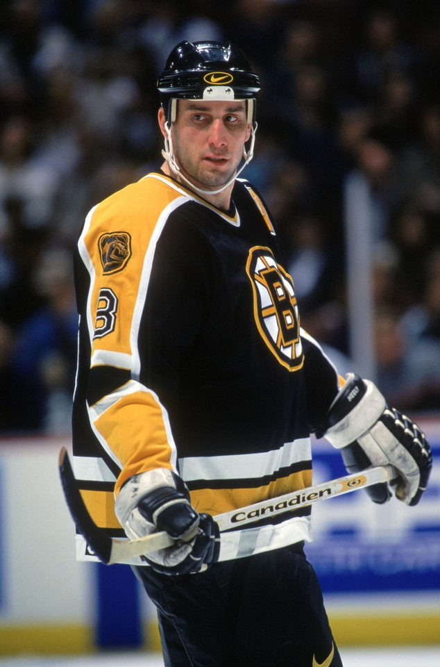 Happy 55th Birthday to former Habs killer Cam Neely. 