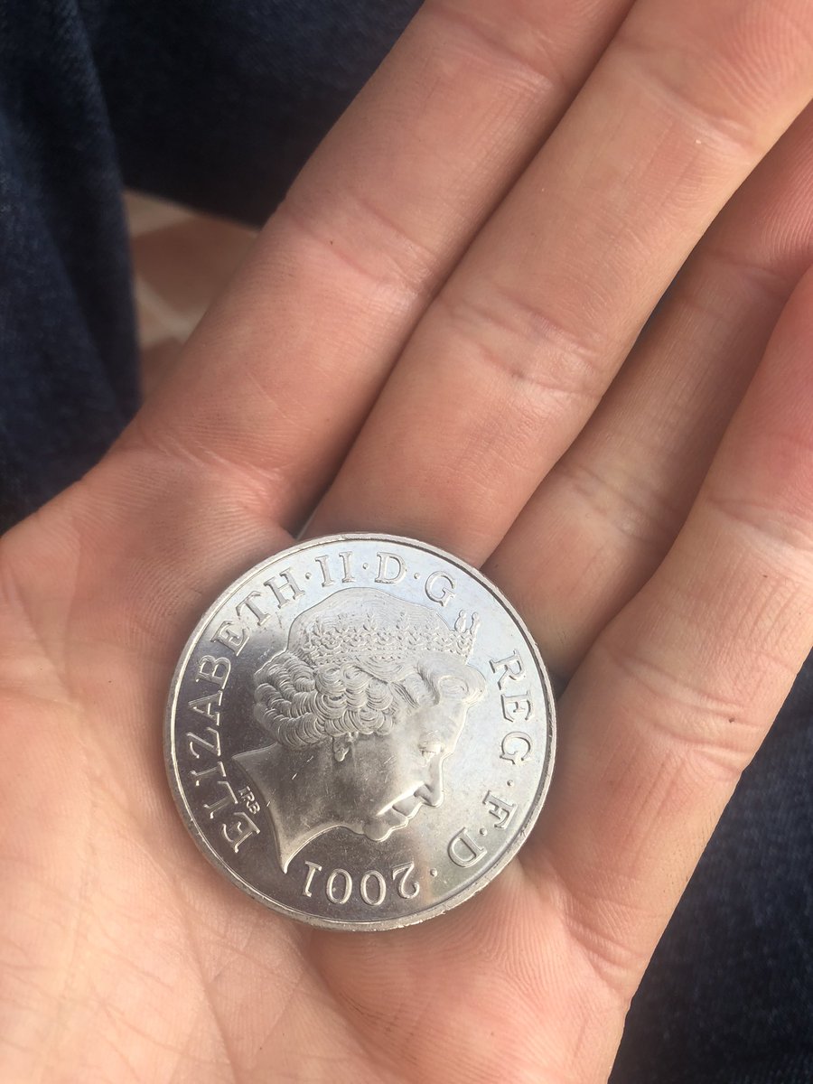 SAJPlymouth's tweet photo. My old man got paid for a job and this coin was part of the payment! It’s now mine and put away 😁 #fivepoundcoin #coins #fivepound https://t.co/8geADAHqSn