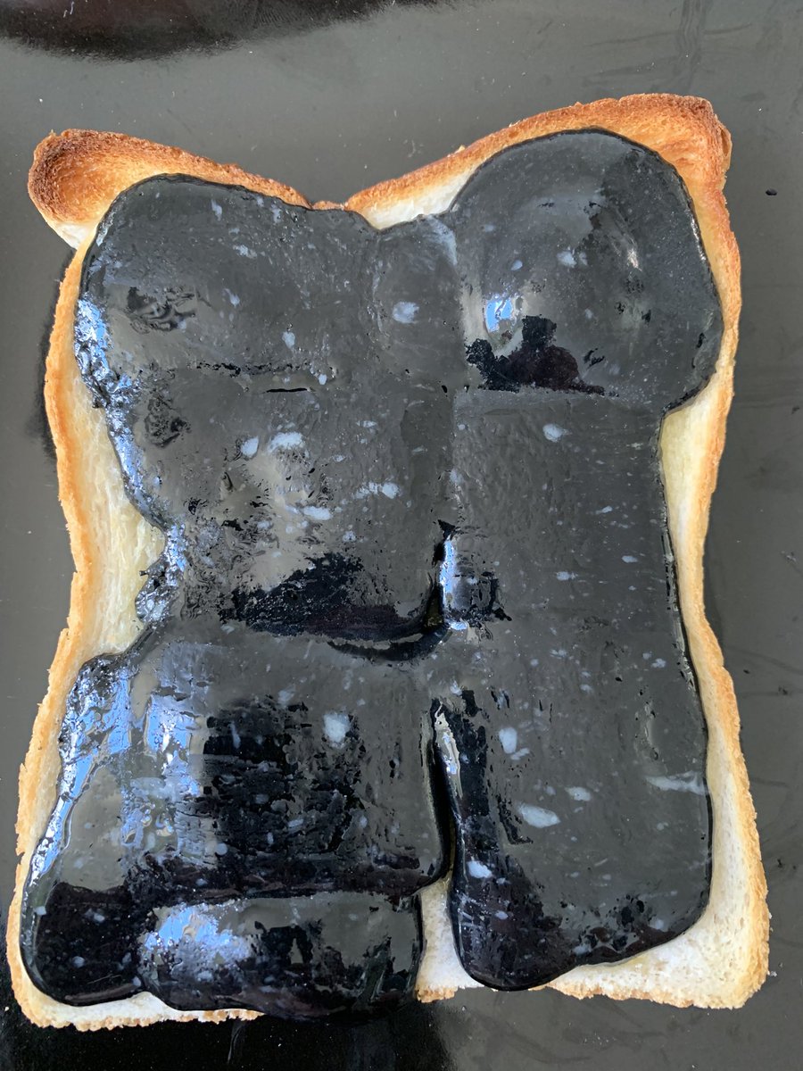 kevmoore's tweet photo. Mature charcoal cheddar cheese on toast. 😂🤣😂🤣😂 It tasted better than it looks. 🙈🤣 #ImGettingBored https://t.co/JCcE0lagth