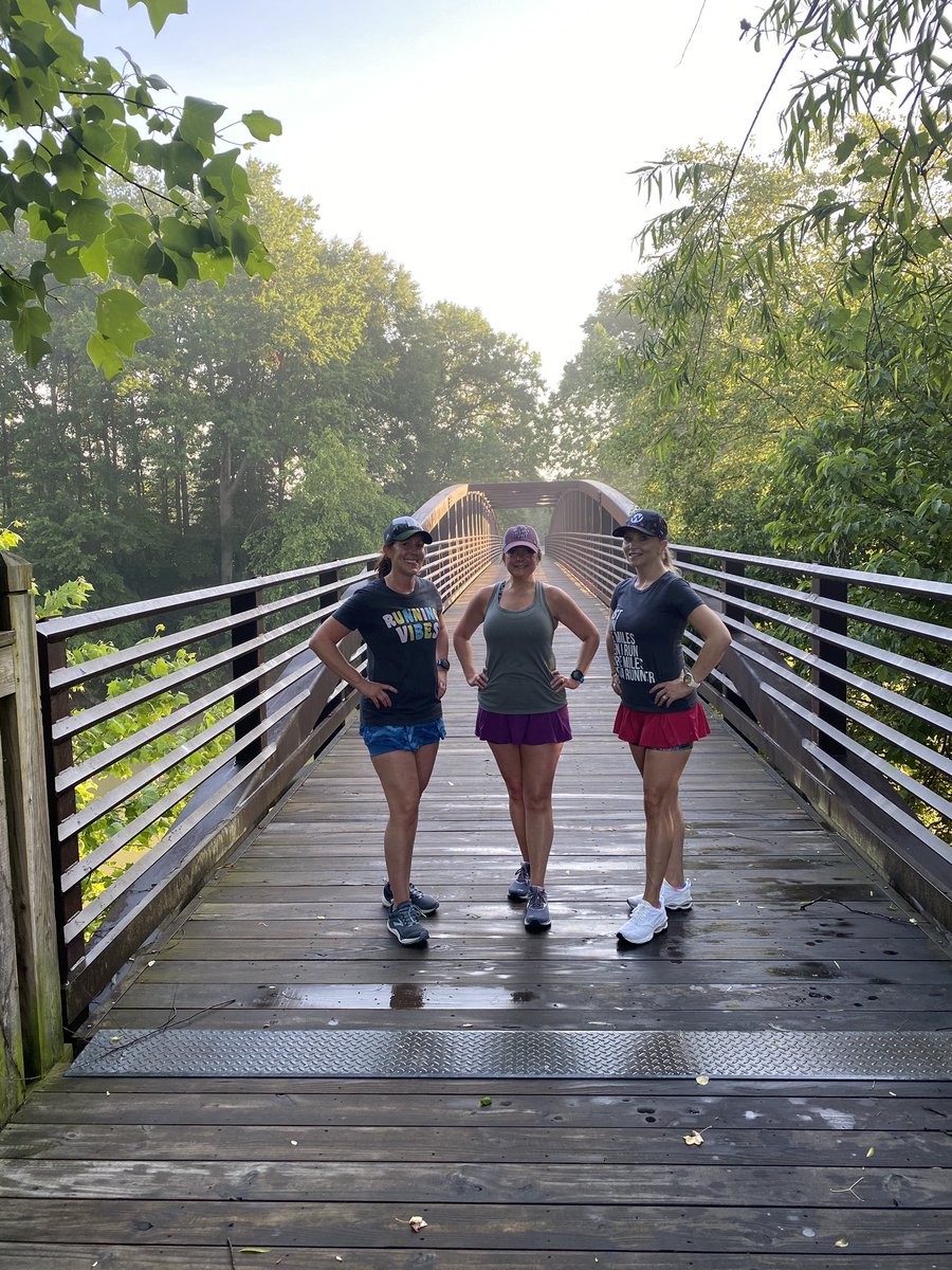 kimpossibleont1's tweet photo. De-stressing from the week with some super sweaty miles in town &amp; on the greenway. 
It’s hot y’all 🥵🥵🥵
Run Streak Day 523🏃🏻‍♀️
Happy Saturday!🤩
*****
#skirtsports #runstreak #runoutsideeveryday #hotchcolatier https://t.co/8p9RYzhMjk