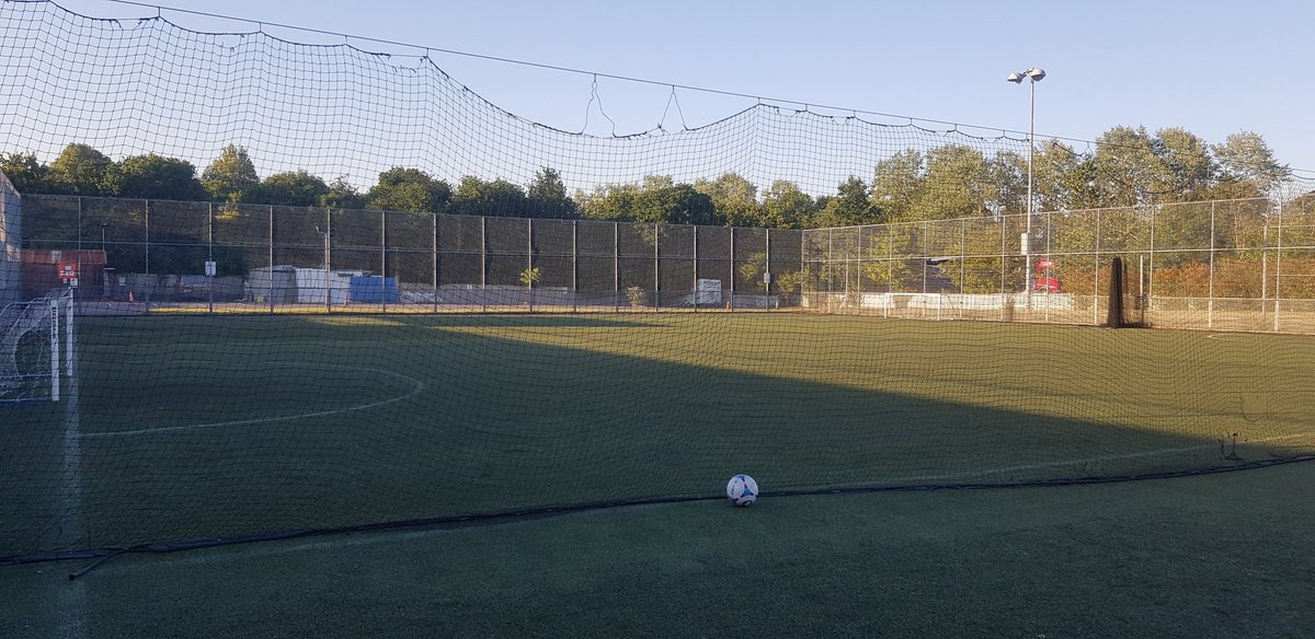 Great to be back and even better with <a href="/ab1gk/">AB1GK</a> gloves courtesy of <a href="/asmir1/">Asmir Begovic</a>
Bring on the season with <a href="/EastleighLFC/">Eastleigh Women</a>
#NewGloves #EastleighLadiesFC #EastleighFC #BetterTogether #ab1gk #asmirbegovic