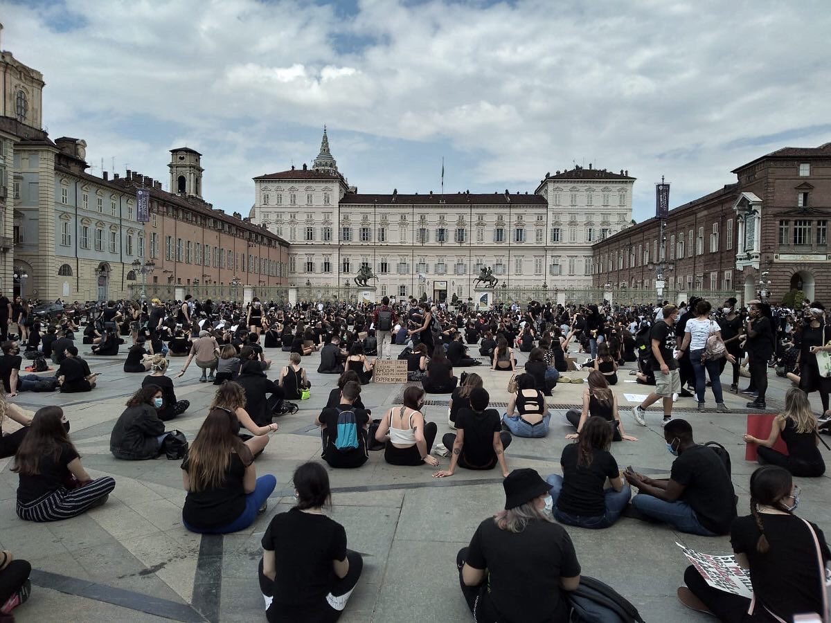 ilcorsaro_info's tweet photo. Torino in piazza 
#BlackLivesMatteritaly https://t.co/EWgIjpskuy