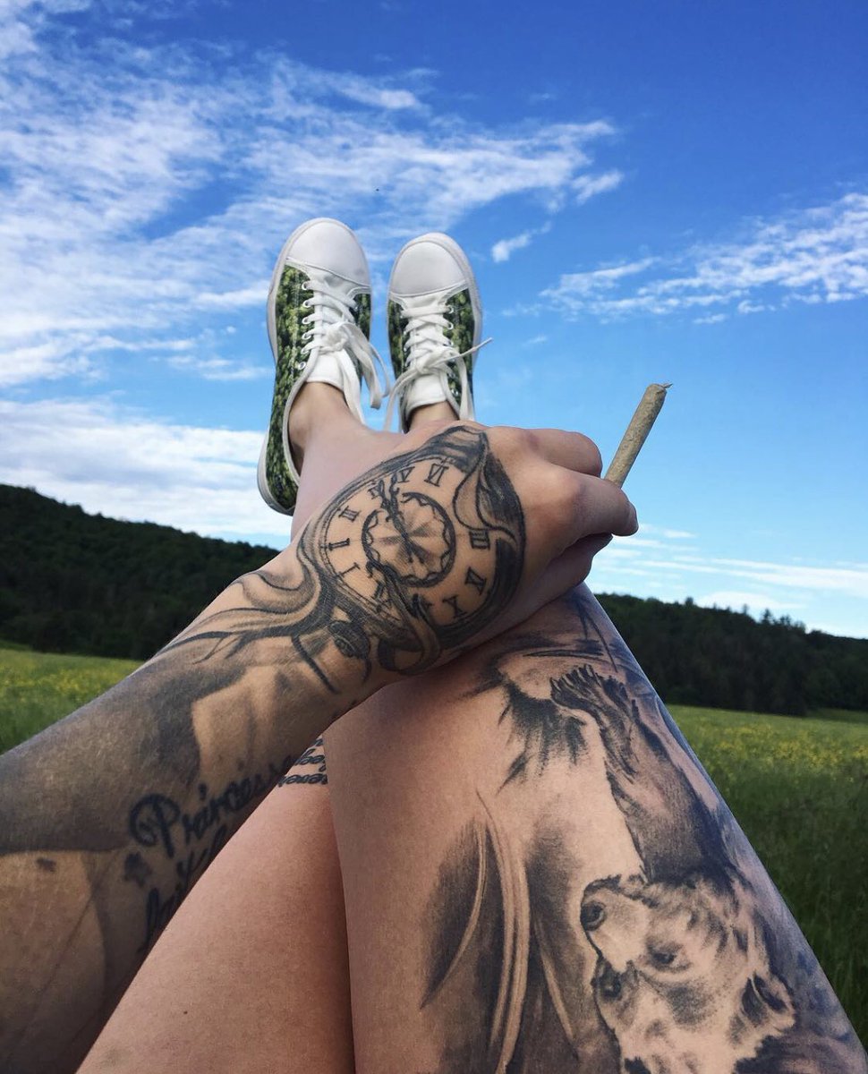 cannabisfastexp's tweet photo. How are you spending your Saturday https://t.co/sLZi4Ly1Il