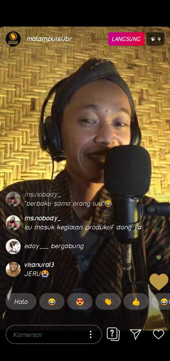 Mari kita ramaikan Instagram @malampuisiJBR , dekmin lagi live malam puisi online.
Yang kangen bacain puisi, atau sekadar mendengarkan. 🤗