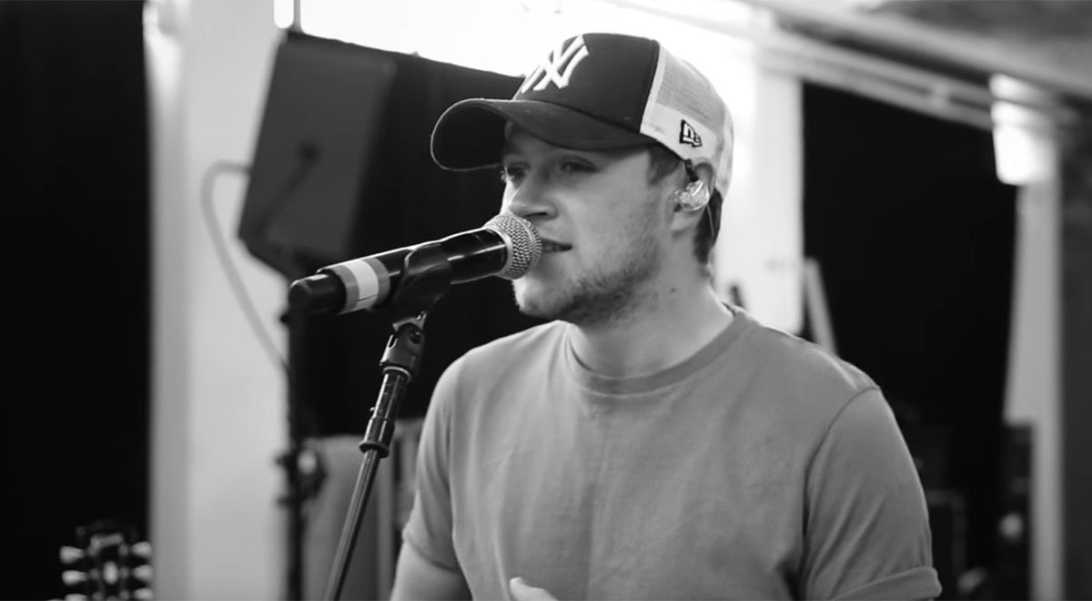 RT for "Dusk Till Dawn" by Zayn Malik ft. Sia 
LIKE for "Slow Hands" by Niall Horan