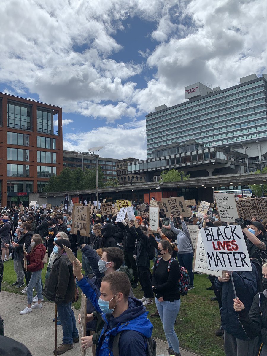 Geo_Wil1's tweet image. I love this city. #fuckracism #manchesterprotests