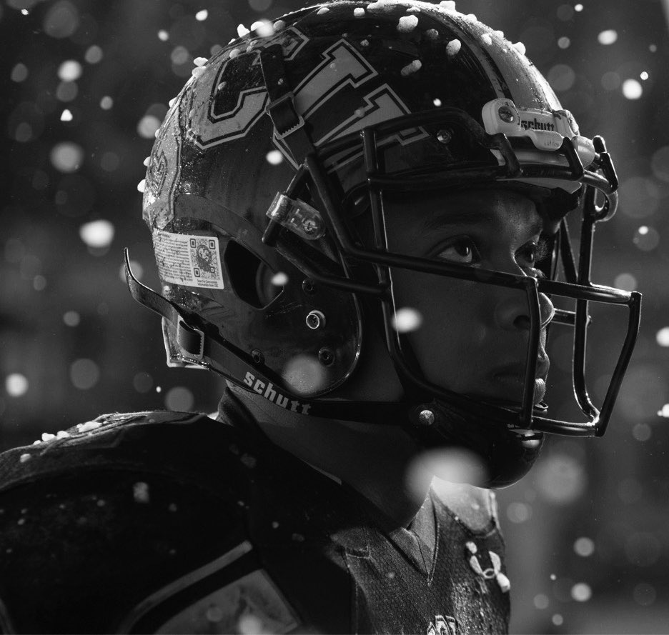 13 - Cyborg interacts with the box again, visiting his past:He sees himself as a Quarterback at finals, his father lost all his games.His mother takes him home, as soon as he complains she gets distracted and an accident happens, killing her and leaving him seriously injured.