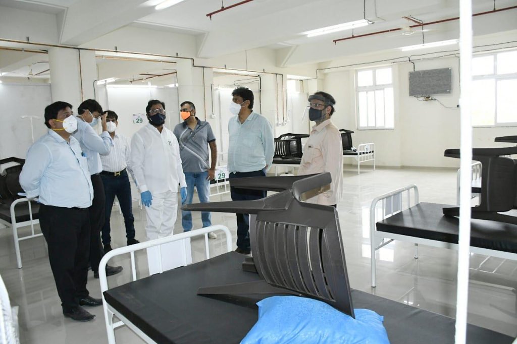 nareshmhaske's tweet image. 1000 beded #hospital almost ready 
...
Work in final stages 
...
Today oversaw the development with #Guardianminister @mieknathshinde 
And the #municipalcommissioner and other #officers
...
@TMCaTweetAway 
@CMOMaharashtra 
...
#wewillwin #FightagainstCoronavirus