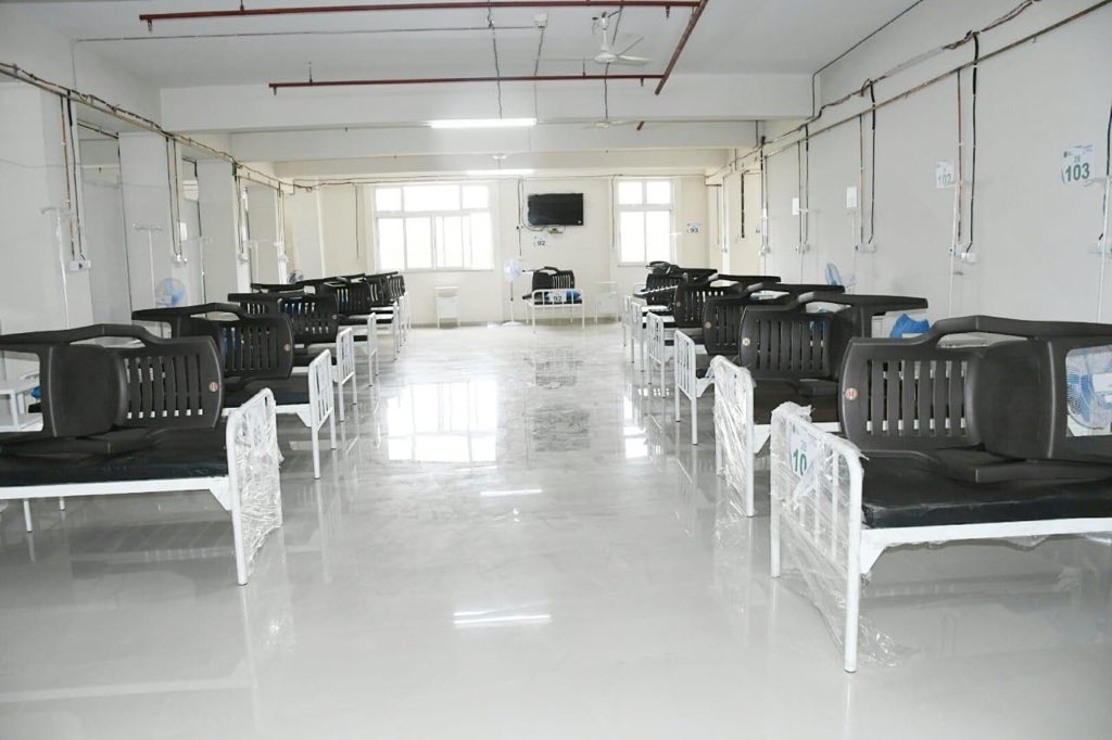 nareshmhaske's tweet image. 1000 beded #hospital almost ready 
...
Work in final stages 
...
Today oversaw the development with #Guardianminister @mieknathshinde 
And the #municipalcommissioner and other #officers
...
@TMCaTweetAway 
@CMOMaharashtra 
...
#wewillwin #FightagainstCoronavirus