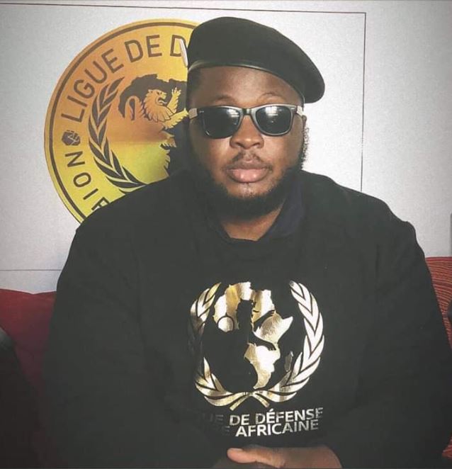 SJallamion's tweet image. Je vous présente le porte-parole et fondateur de la Ligue de défense noire africaine (LDNA), Egountchi Behanzin, de son vrai nom Sylvain Afou, âgé de 31 ans, sans emploi, condamné en 2014  à 7 ans de prison pour un viol commis sur une personne vulnérable en 2007.