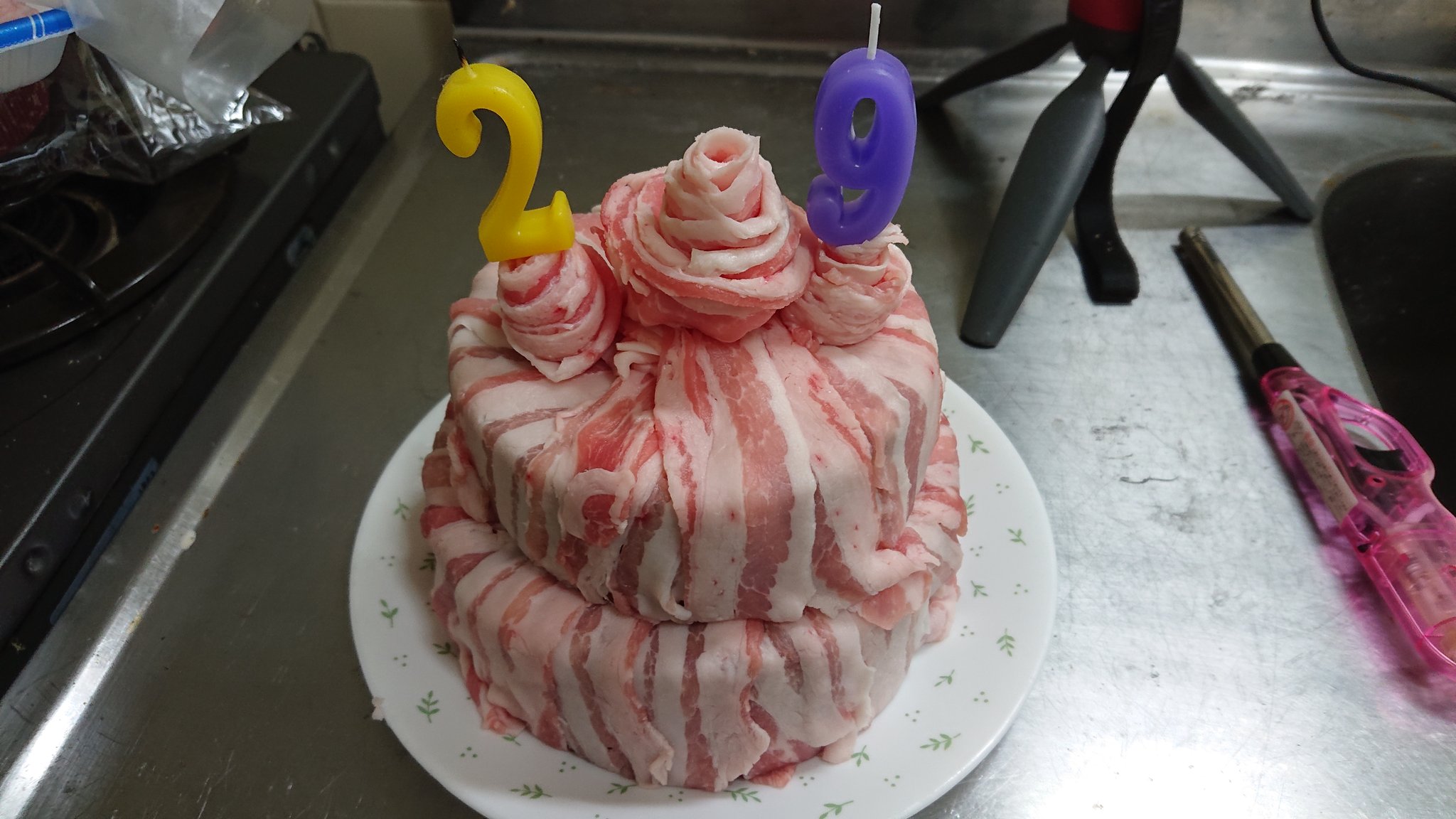 تويتر しみっちゃん على تويتر 29歳の誕生日に肉ケーキ作りました T Co Kwon221e3g
