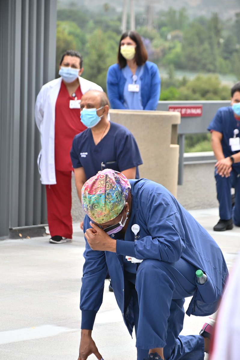 Dr Inderbir Gill participating at the #whitecoats4blacklives at USC Verdugo Hills Hospital @KeckMedUSC <a href="/AmerUrological/">Amer. Urol. Assn.</a> #USCUrology ✌️