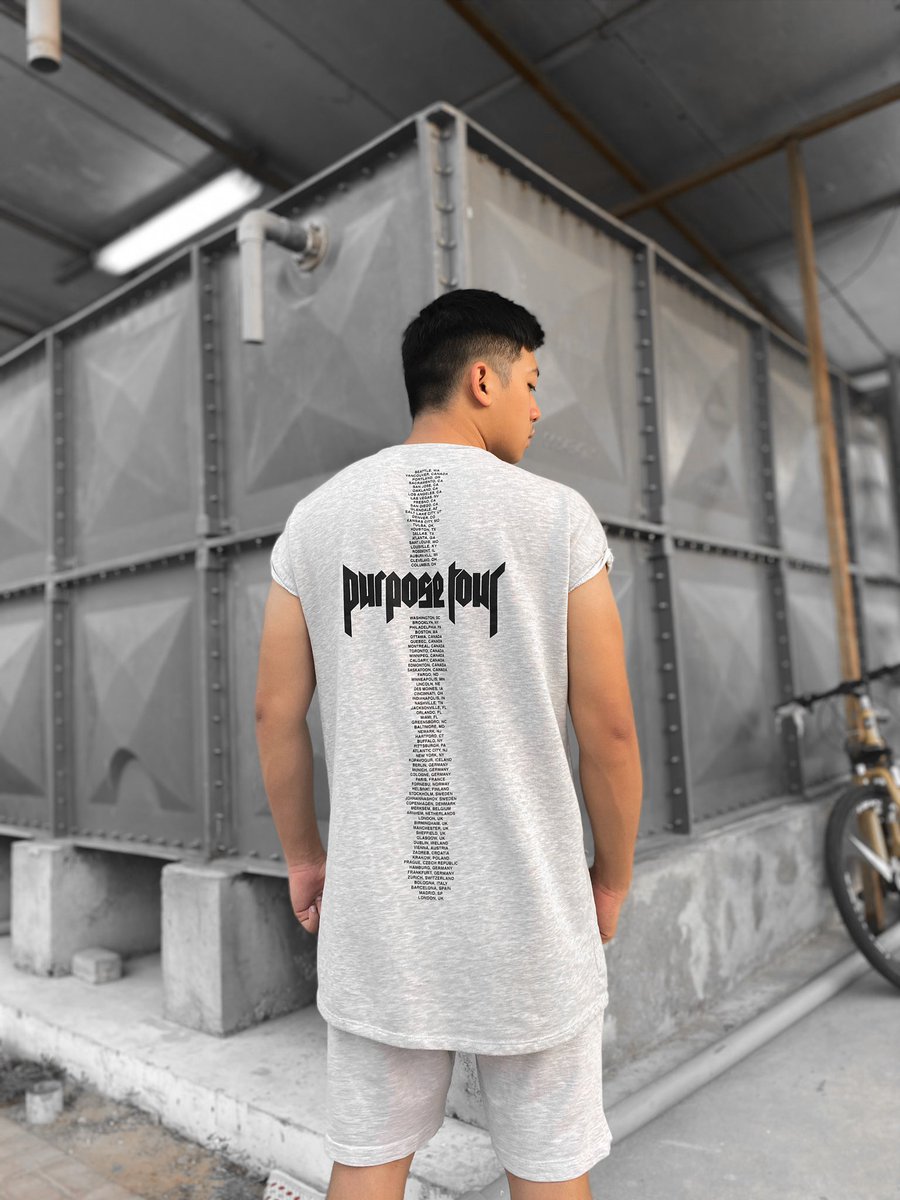 ersondrew's tweet photo. #purposetourmerch 👽👽👽https://t.co/ti2VKmPeSF https://t.co/EsCEY8OW2x