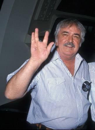 TodayinStarTrek's tweet photo. 6 June 1944: Captain James Doohan of the Royal Canadian Artillery, in command of 120 men, is wounded on Juno Beach during the D-Day landings. When returning to his command post, he is hit by machine-gun fire. (1/2)
#StarTrek #OTD #OnThisDay #DDay https://t.co/pHCKd9U9n1
