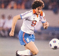 Steve1T's tweet photo. #OnThisDay in 1979 – @alanwilley9 had 3 tallies (hat-trick) to paced hosts #MinnesotaKicks to a 4:1 win over @SJEarthquakes, before 16,741 fans, at Bloomington’s Metropolitan Stadium. https://t.co/BPAwLEYk7e