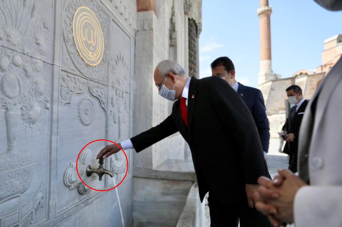 themarginale's tweet photo. Sen bu ülkeye barajlar yap, musluk açılışı yapan adam seni eleştirsin.. Şaka gibi.. https://t.co/EUkfrMVKSI