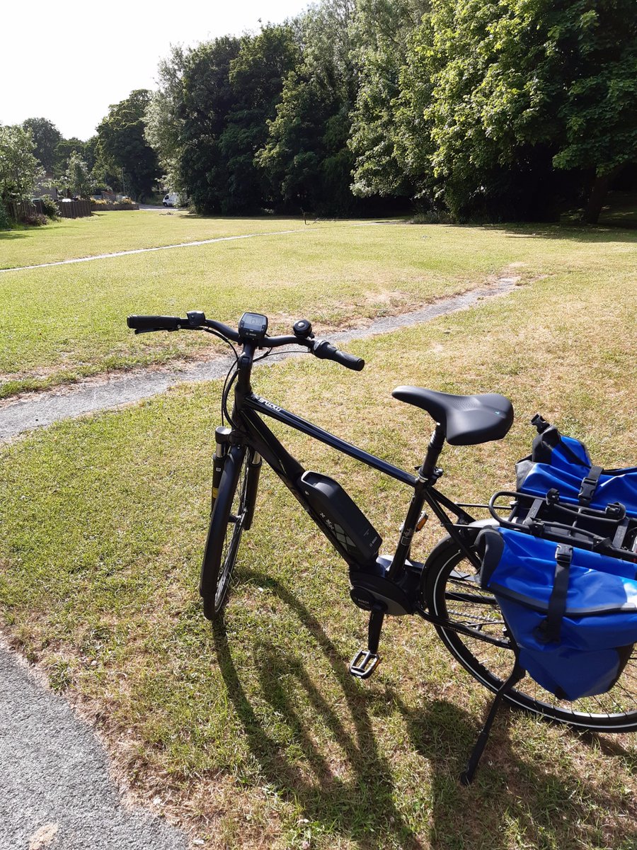 BrokCrUptonPol's tweet image. PCSO Barlow patrol today checking up on Becks Lane once again. All in order today. Please email any concerns to james.barlow@cheshire.pnn.police.uk. Take care and stay safe. #DrugCrackdown #ASB