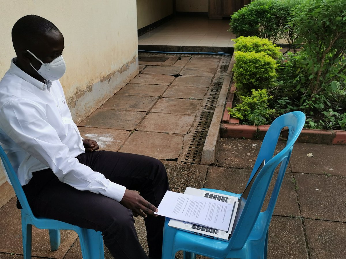 Minister @OgwangOgwang was meeting Mbale District COVID-19 Taskforce, but in the middle of the meeting, he excused himself to participate in #COVIDWebinarsUG to debunk Fake news in the COVID-19 fight. @GCICUganda @MoICT_Ug