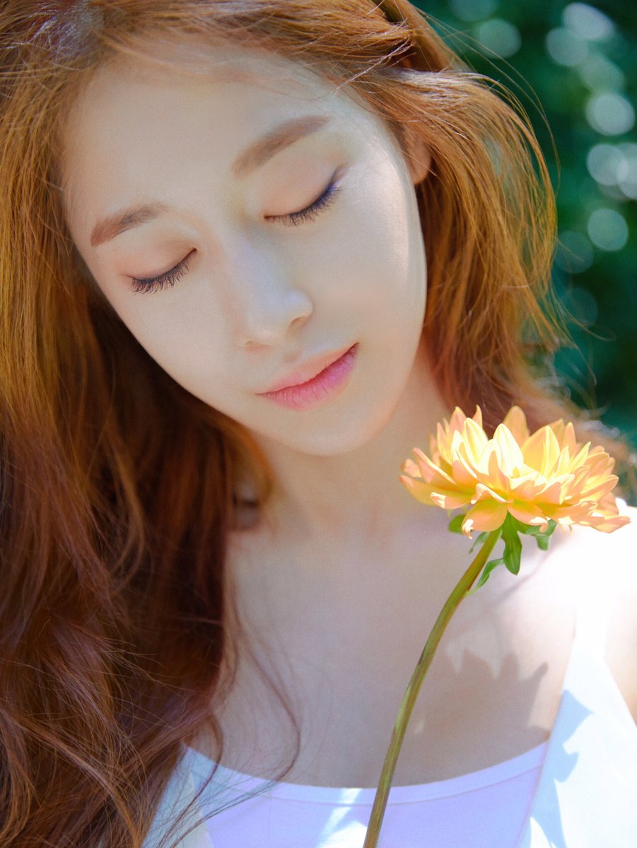 tiaradiadem's tweet photo. Happy Birthday to our dearest Jiyeon! We love you and are always with you! 💛

#HappyJiyeonDay https://t.co/qp5tkRGpsG