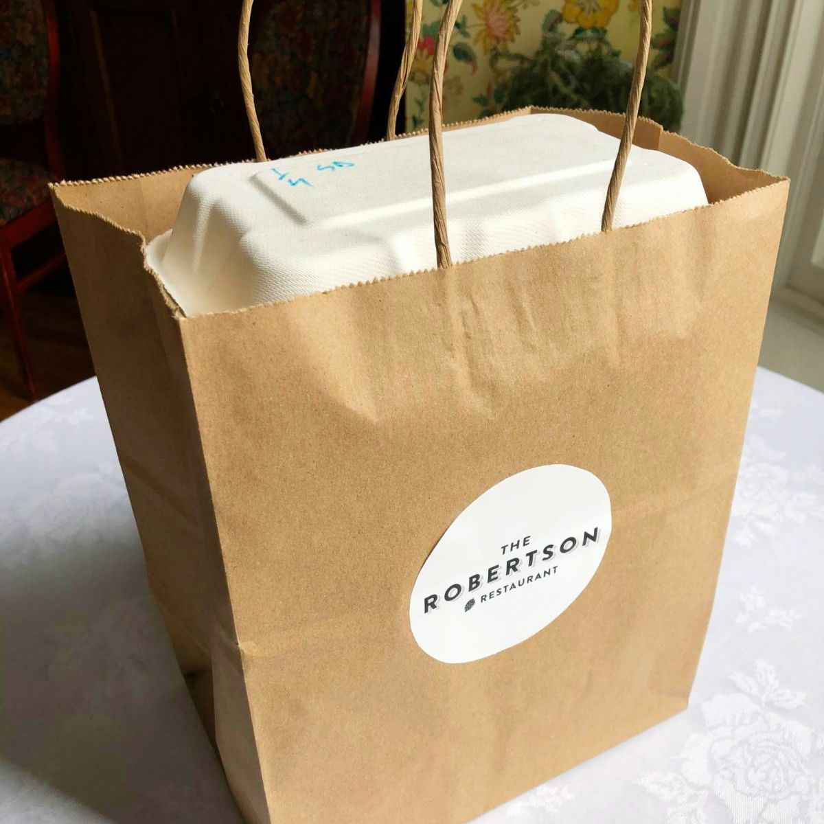 ShadowLawnInn's tweet image. Order your celebratory Sunday Dinner for June 14th conta.cc/30etVv7