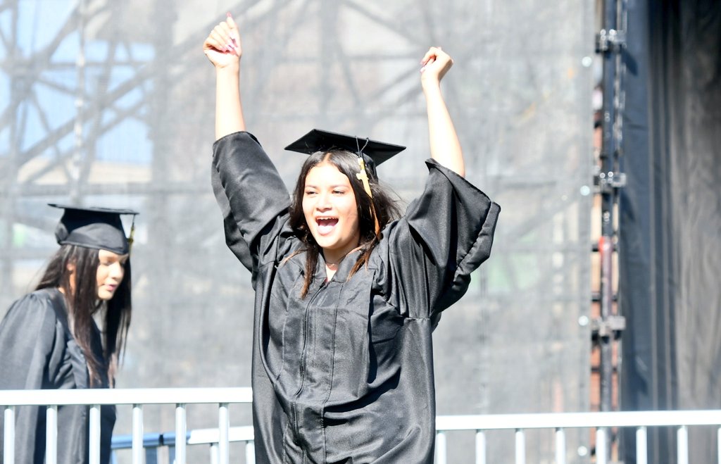 ahverdejo's tweet photo. Congratulations to the Cy Park HS Class of 2020...

The Tigers made history with their first-ever graduating seniors. #CyParkGrad #CFISDspirit #Classof2020 https://t.co/pFiamjoJHZ