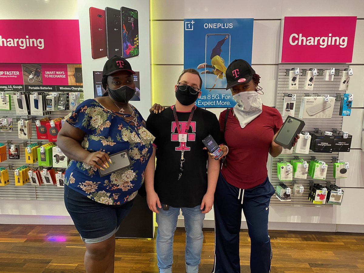 Awesome experience today with these 2 customers they were so pleasant I wanted to give them some appreciation!!! 

#TheLand #NorthFLRiseTogether #WeWontStop 
<a href="/PedroCascina/">Pedro Cascina</a> <a href="/StephenJamesA/">Stephen Armstrong</a> <a href="/ARod_013/">Andrés R.</a>