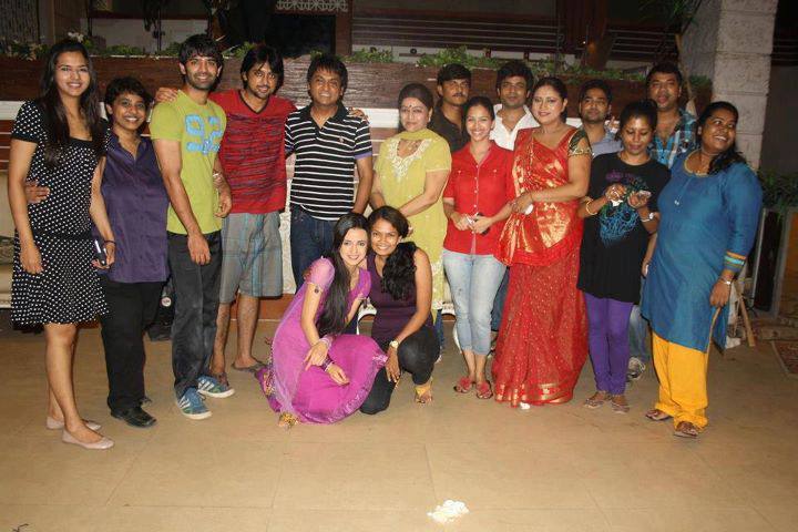 ipkkndarchives's tweet photo. 2012

The Iss Pyaar Ko team celebrating 1 Year of IPKKND! ♥

#IPKKND9YearsLiveWithSaRun #9YearsOfIPKKND https://t.co/LQHFtzIuOZ