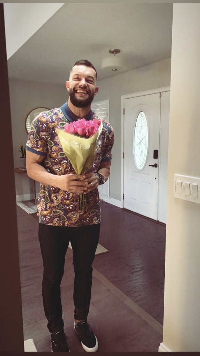 GunsAndBullets's tweet photo. #HotIrishFlowerMan 🌹 https://t.co/DCZVzl31ma