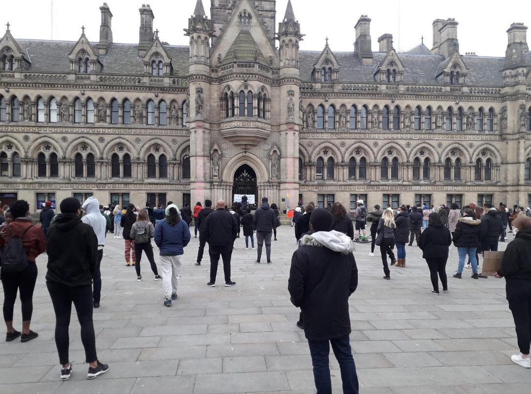 Pleased to see my hometown holding a black lives matter gathering. Not sure which is the most immaculate, the social distancing or the paving stones of Centenary Square? A credit all. And that Town Hall ♥️ #Bradford