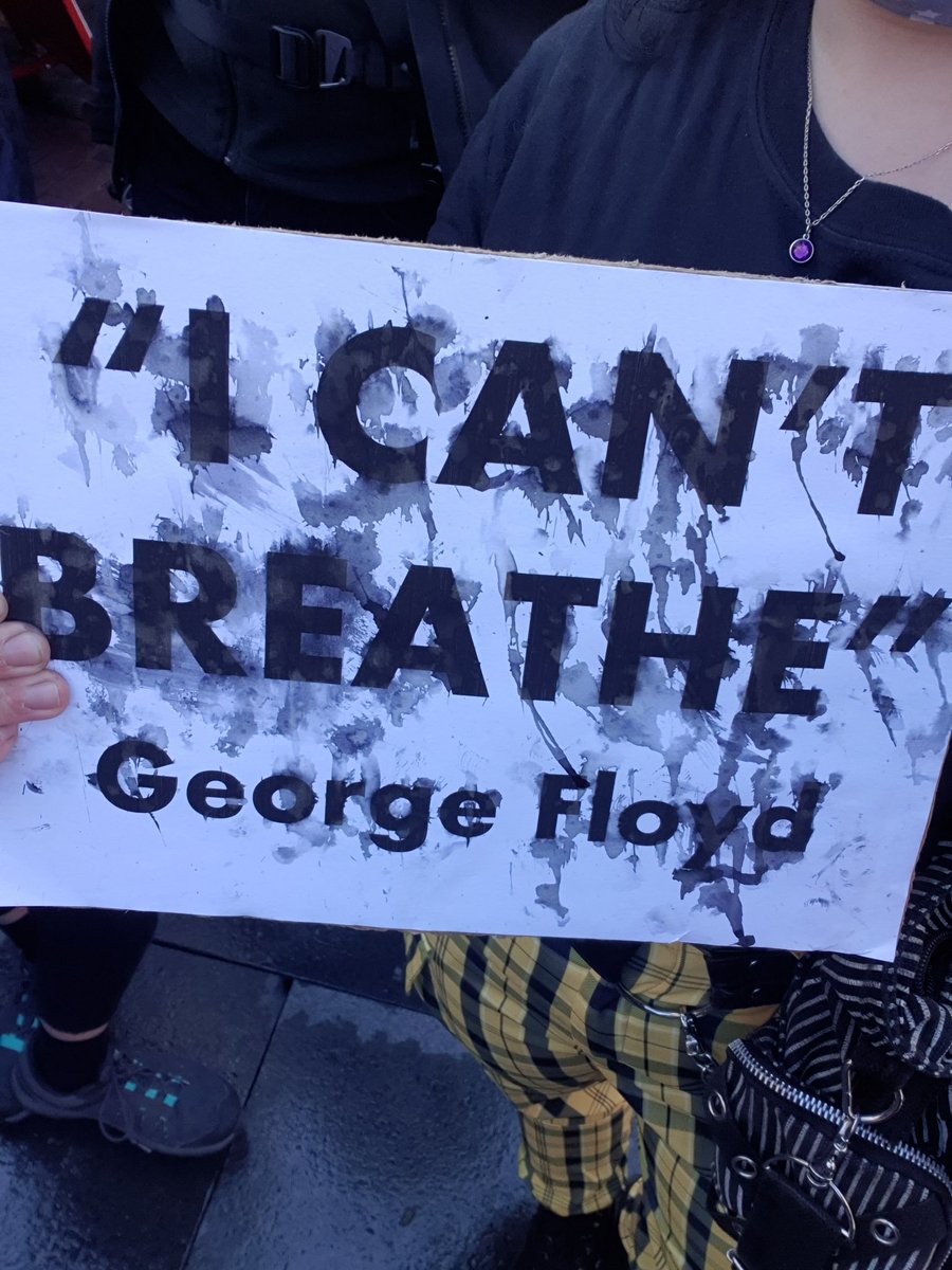 EmmaCollins4's tweet image. Today thousands in Leicester knelt for 9 mins in solidarity for Black Lives Matter and George Floyd. 
Through the thunder and rain we stood together.
The UK is making its voice heard.
Thank you to @PalayeRoyale for encouraging me to be here today @SebastianDanzig @EmersonBarrett