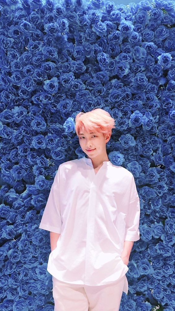 klyskly's tweet photo. KIM NAMJOON 💜✨
난 네가 자랑 스럽다 남준 ✨💜
IM VERY PROUD OF YOU 😭
THE BEST LEADER ✨
#7yearswitharmy
#KIMNAMJOON💜
#indoarmy🇮🇩
#armyy
#weloveyou
#RM https://t.co/RKbQGQVqFo
