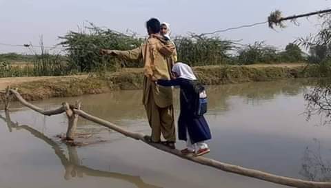Shamimullah101's tweet photo. A father is taking his daughter to school💔
The roots of education are bitter, but the fruit is sweet!!!
#promote_education https://t.co/u37sM8F1ue