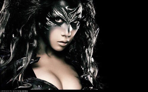 空翔ぶギロチン 2 ゼブラーマン ゼブラシティの逆襲 仲里依紗が超絶セクシー衣装で挑んだドロンジョに匹敵する悪女 当時cdを買いにいったものですよ 哀川翔と文字通り合体するのは爆笑です