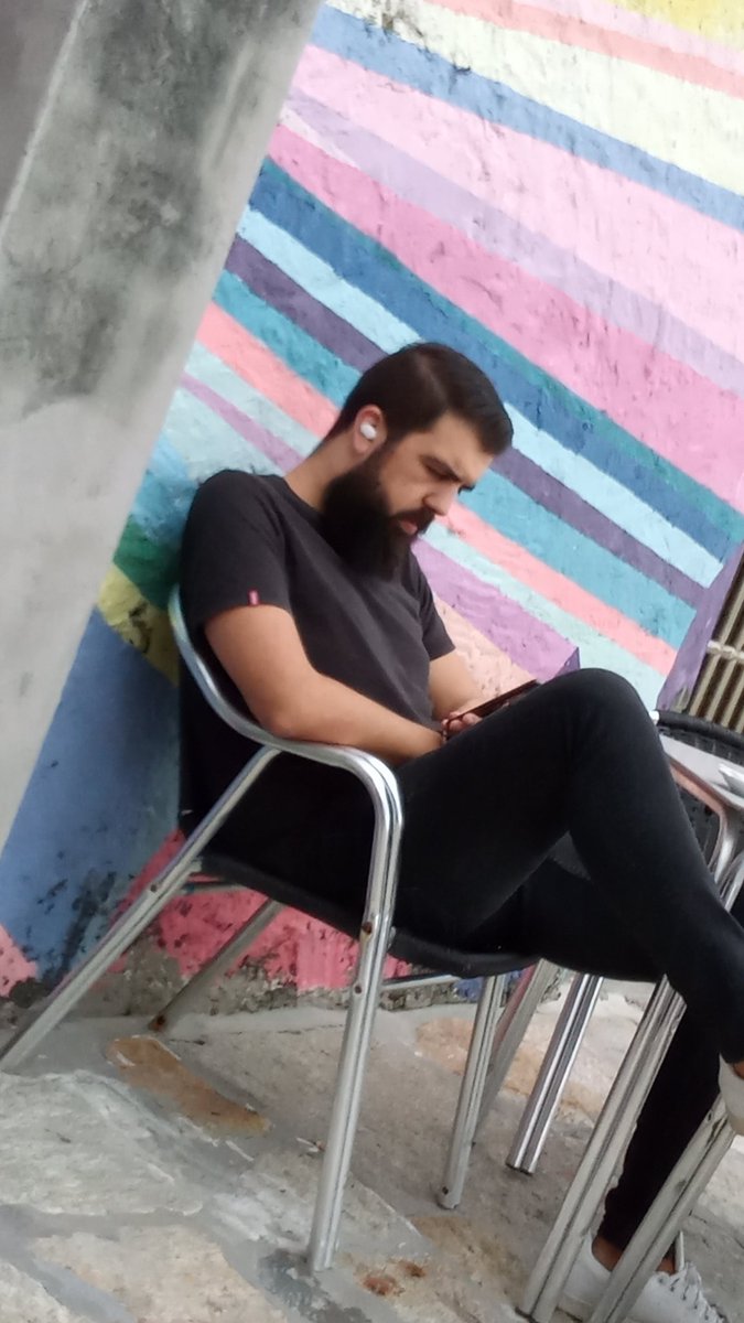 "Pon un tuit aí Julián" <a href="/Comprandopan/">Jedinak</a>