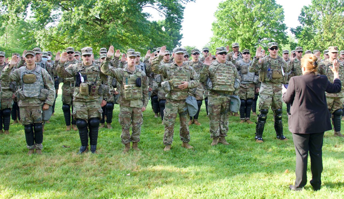 georgenews's tweet photo. Just moments ago, here in DC. Florida National Guard Soldiers from the 53rd Infantry Brigade Combat Team swear in as temporary U.S. Marshals in support of citizens at the Nation’s Capital. https://t.co/p81dz0WQPY