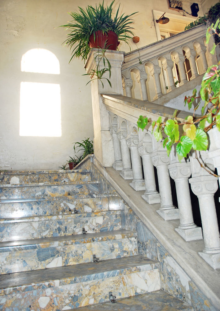 41bstone's tweet image. Few things are as timeless as marble. Did you know that marble is limestone that has been melted and allowed to resolidify? 

The various deposits are made from mineral impurities, such as sand, silt, and clay present in the... facebook.com/12410253146526…