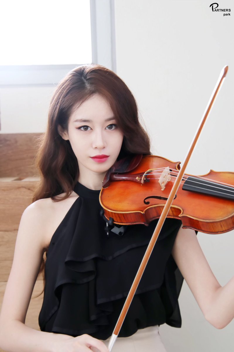 tiara_pics's tweet photo. โก Jiyeon โก
#ํฐ์๋ผ
#HappyJiyeonDay
#2020HappyJiyeonDay
#HappyJingDay https://t.co/kviTPMXoFB