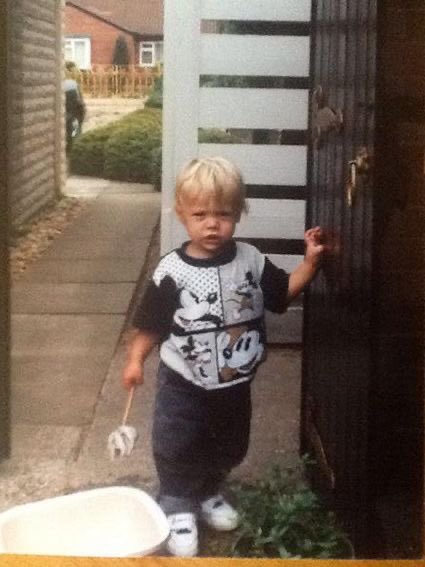 arinharryy's tweet photo. baby harry styles; a cute thread https://t.co/qRlMHX7avo