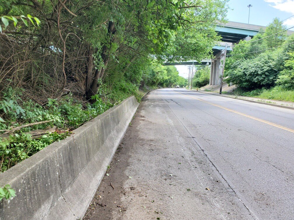 311Cincy's tweet photo. DPS Crews sweating it out on this hot and sunny Saturday!! 💪🥵😎 #WeekendWorkflow #EverydayDepartment https://t.co/PVrnFbdSGK