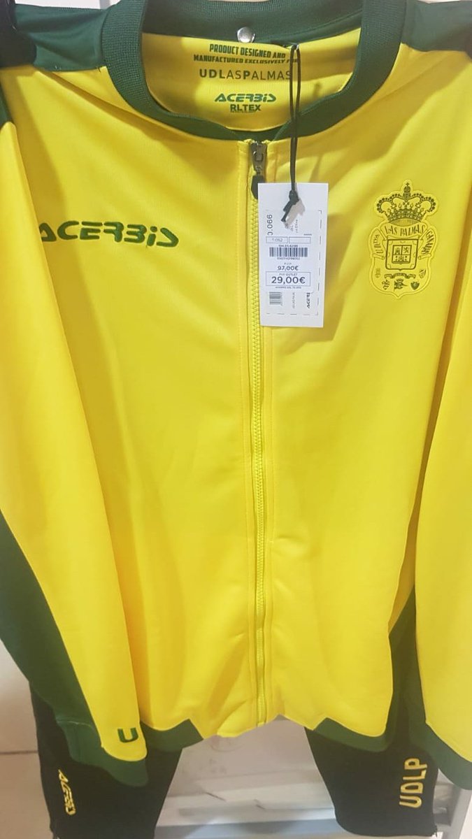 ChemyDiaz81's tweet photo. Por si algun aficionad@ amarillo le gustaron éstos modelos de #Acerbis y en su momento no se lo pudieron comprar por cualquier motivo. Aquí en el #Outle del #CorteInglés en el #CCLasTerrazas están a estos precios ( jamás las he visto tan barata) Lo comparto por si eso ...👍💛💙 https://t.co/qLk0sKY5zW
