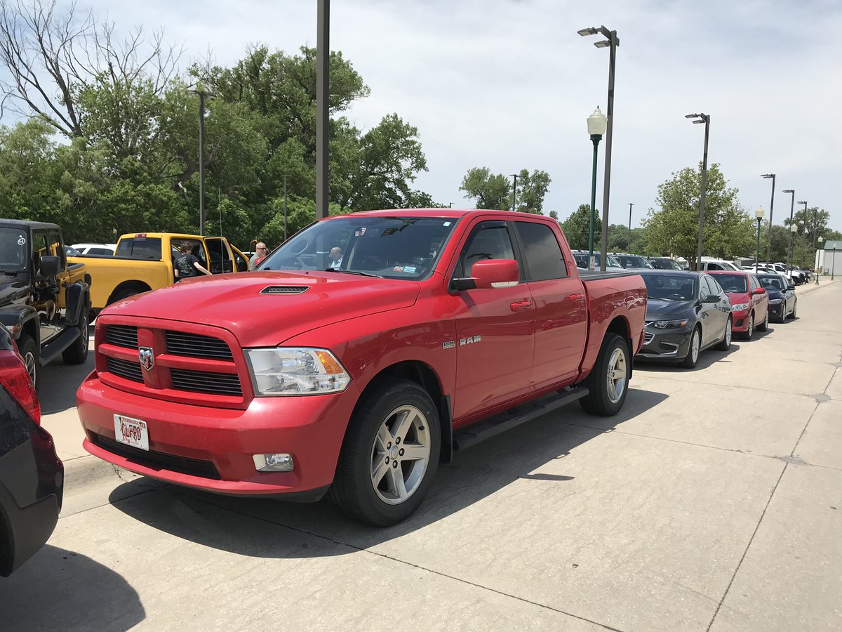 rdennisjr's tweet image. Clifford has been a great truck but has been retired.  2010 with 197,000 miles became a 2016 with 19,000 miles.  And it’s brighter.  #newusedtruck #helptheeconomy