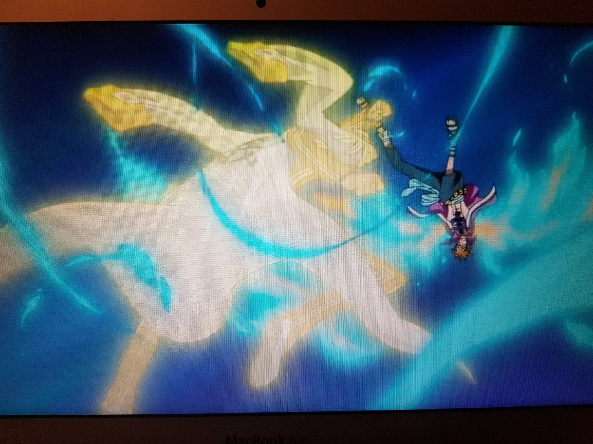 Kellxn Watching Bleach One Piece Episode 463 Marco The Phoenix His Devil Fruit Power Is Really Cool I M Not Surprised At All That He Is The Commander Of