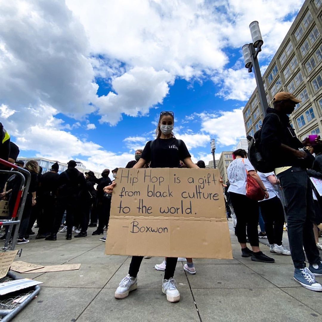 Silverback tweet media