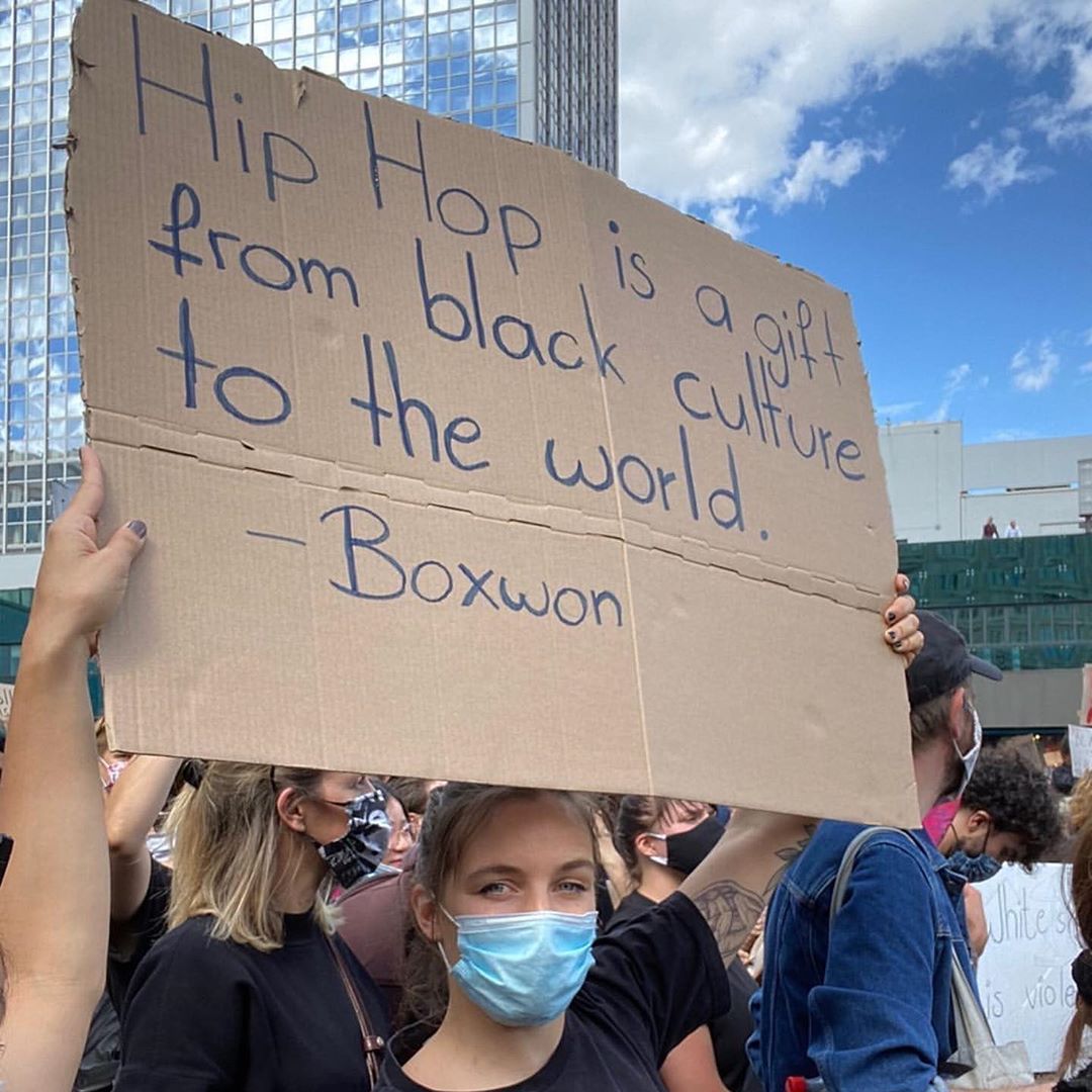 Silverback tweet media