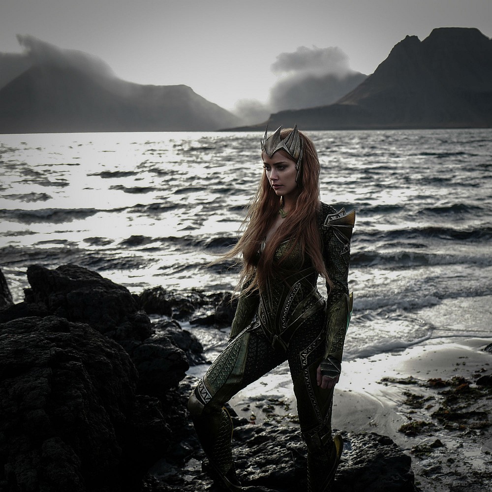 37 - AQUAMAN ENDING: -Aquaman returns the armor and trident to Vulko and Mera. They ask him to join them in Atlantis, but he refuses and returns to Amnesty Bay.