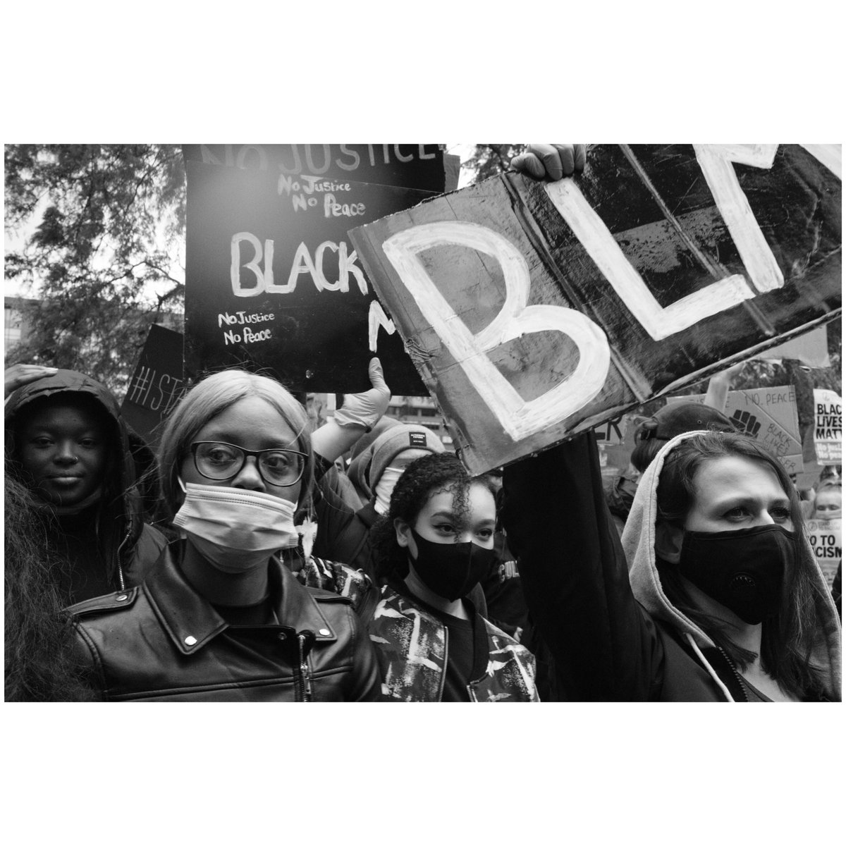 Atelier_Dope's tweet photo. Black Lives Matter Protest #Manchester #BlackLivesMattters #streetphotographer https://t.co/vqraW2qTPs