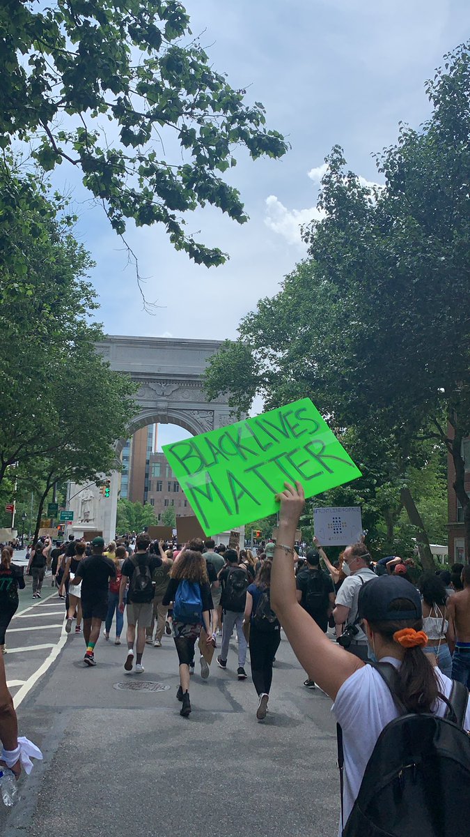 Frontline4C's tweet photo. We are arriving at wash sq pk now @NYjusticeleague #nycprotests #BLM https://t.co/UrlVXYk67C