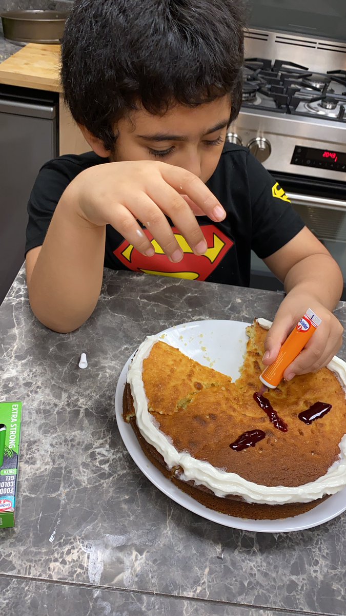 RiveraCleofe's tweet photo. @WPS_1A_2019 #AMATHSINGDAY2020 #WPSMaths. Fraction 🧁cake🙂 https://t.co/PA7L9MmDrY