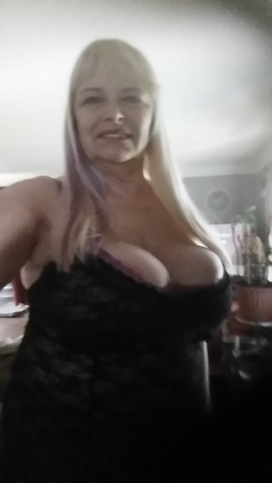 Does any want to Skype Show only $60 https://t.co/vOiNmDoTZf